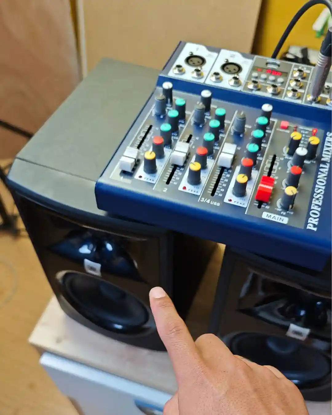CONSOLA MASTER F4 (EDICIÓN PRO)